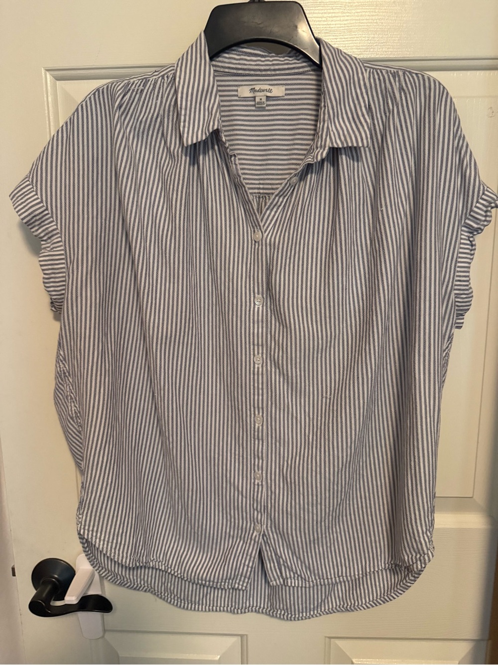 Madewell Blue and White Striped Short-Sleeve Button-Down Shirt